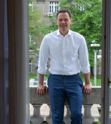 MINISTAR MALI: Danas počela isplata prvog dela uvećane martovske plate prosvetarima i zaposlenima u predškolskim ustanovama, biće povećana za 5 odsto