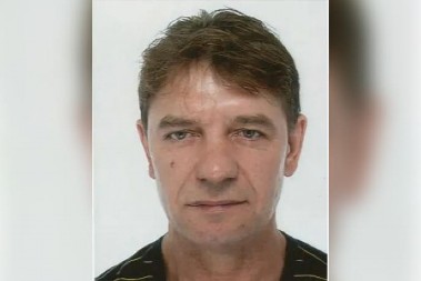 POLICIJA TRAGA ZA ALEKSANDROM: Ubio dvoje ljudi i dete, ima tetovažu na ćirilici (FOTO)