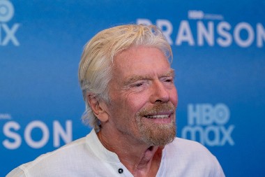 RIČARD BRENSON UPOZORAVA „Imate još nekoliko sati da ispravite grešku ili svet ide u opasnom smeru“