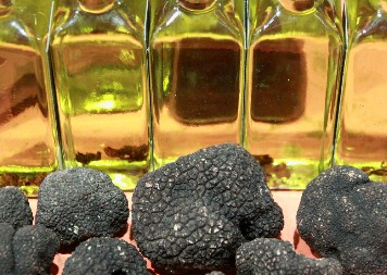 PENZIONERKA PREVARANTKINJA Policija privela stariju ženu zbog tartufa, dužna je više od 12.000 evra