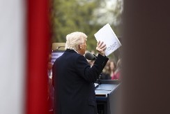 SMRTONOSNI VIRUS SE ŠIRI U AMERICI! Jeziva bolest kosi ljude! Preminula devojčica (8)! TRAMP SE HITNO OGLASIO!