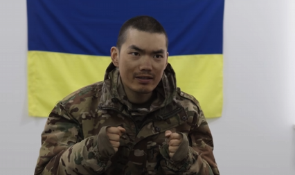 OBJAVLJEN ŠOK SNIMAK: Kijev ispituje zarobljene Kineze (VIDEO)