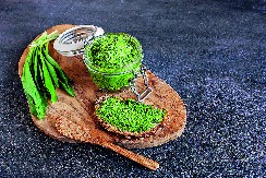 JEDINI RECEPT ZA PESTO SOS KOJI VAM TREBA Služite ga uz pire krompir, pomfrit, meso, svemu daje poseban šmek