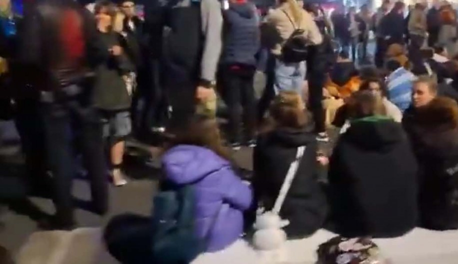 NASTAO KOLAPS ZBOG BAHATIH BLOKADERA Blokirali garažu GSP, LJUDI KASNILI NA POSAO!