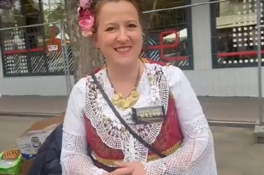 MADAM IZ PETROVCA NA MLAVI DOŠLA U BEOGRAD SAMO DA BUDE NA SVENARODNOM SKUPU! Mladi i stari treba da budu jedno, ovo je sabor JEDINJENJA! (VIDEO)