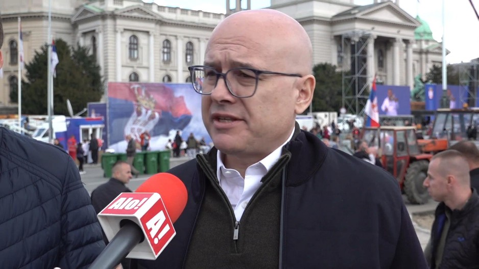 MILOŠ VUČEVIĆ ZA ALO! "Šest meseci blokade je dosta, Srbija se probudila!"