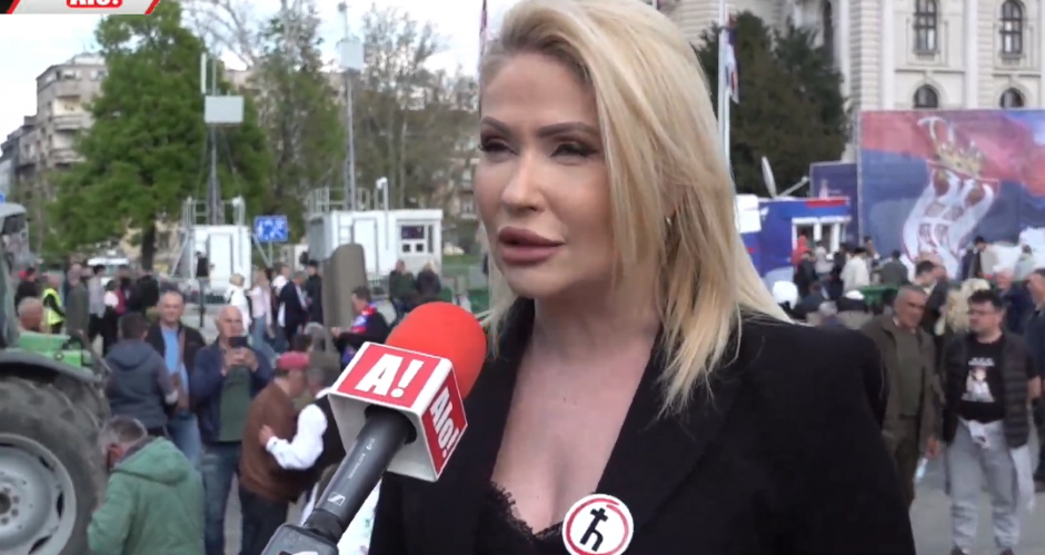 "POZIVAM STUDENTE, POZIVAM ĐAKE DA SE VRATE U SVOJE KLUPE" Božić za Alo! na Svenarodnom saboru: Moramo da nastavimo da gradimo Srbiju zajedno za sve nas