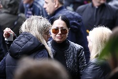 OD SAŠINE SMRTI PEVAČICA IZ KUĆE NE IZLAZI Bivši muž zabrinut: "Na mene se naljutila, nikome se ne javlja"