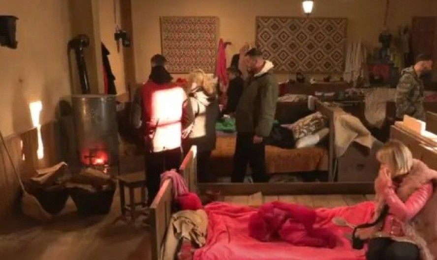 NAJOMRAŽENIJI UČESNIK U ISTORIJI RIJALITIJA Danas ljubi 24 godine mlađu, a jednu pevačicu dobio na sudu