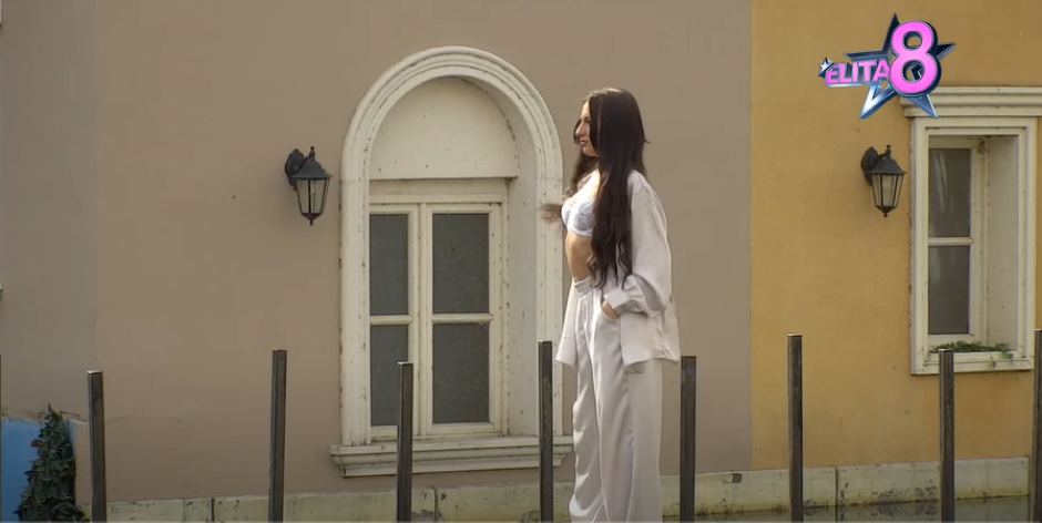 "JE L' SE OVAKO OBLAČI JEDNA MAJKA?" Polugola došla na fotografisanje za Uskrs, zbog izdanja u brusu nastao haos (VIDEO)