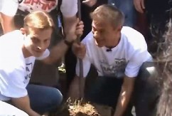 RAZOTKRILI SE! Kanadski glumac koji je podržao blokadere povezan sa najvećim zlotvorom koji je uništavao srpski narod! (VIDEO)