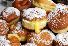 KROFNE PUNJENE KREMOM OD VANILE Mekane i vazdušaste, a tope se u ustima