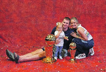 NIKOLA JOKIĆ HTEO DA ODUSTANE OD KOŠARKE Emocije prema Nataliji ga umalo koštale karijere