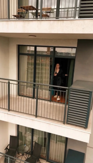 GLUMICA KUPILA LUKSUZNI STAN U ELITNOM DELU BEOGRADA Pogled sa terase ostavlja bez daha! (FOTO)