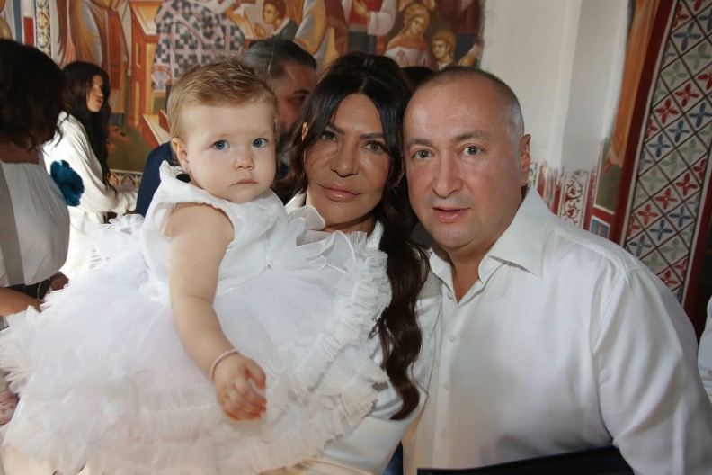 ĐANI HITNO MORAO U BOLNICU Porodica Uskrs provodi bez njega, Slađa otkrila u kakvom je stanju