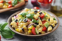 ITALIJANSKA SALATA Kremasta i zasitna, može da zameni glavni obrok