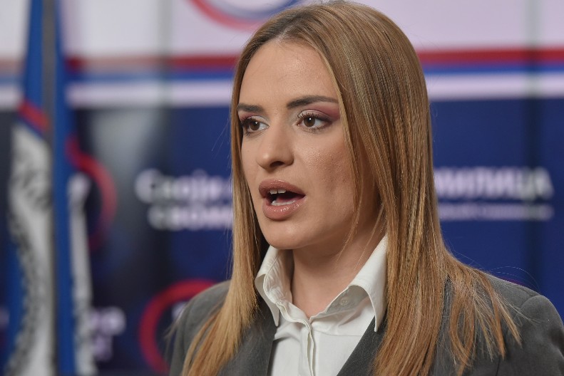 SESTRA MILICE ZAVETNICE JE POZNATA GLUMICA Svi je dobro znate, a nikada ne biste pogodili o kome je reč (FOTO)