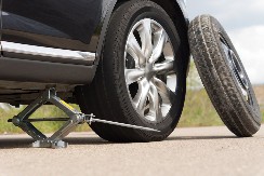 VOZAČI OSTAVLJENI NA CEDILU? Zašto većina novih automobila nema rezervni točak?