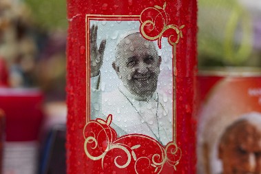 "BIO U DOSLUHU SA ČETNIČKOM SPC, NIJE VREDAN HRVATSKE SUZE" Ovako se nedeljnik iz Zagreba oprašta od pape Franje "Gorak ukus oko kanonizacije blaženog Stepinca"