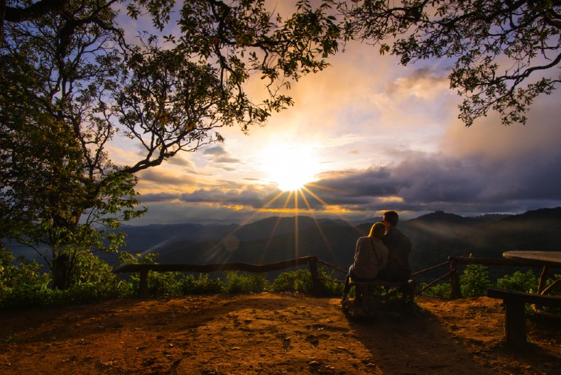 HOROSKOP ZA PONEDELJAK, 28. APRIL Ovna čeka preokret na poslu, Škorpiji može da se pojavi sudbinska ljubav, Ribe se upuštaju u burne svađe