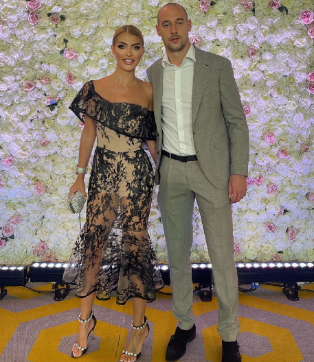 "CRNILO OD ŠMINKE MI SE SLIVALO ZBOG SUZA, PUNĐU SAM POČUPALA" Snežana Borjan šokirala priznanjem o tome šta joj je golman uradio na dan venčanja!