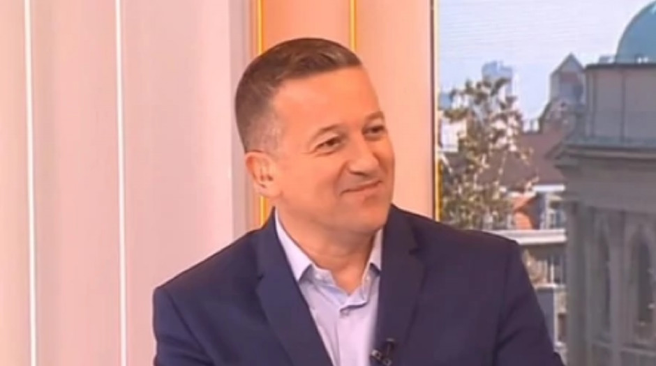 SAZNALO SE SVE O OBRAZOVANJU SRĐANA PREDOJEVIĆA Ove detalje javnost nije znala, evo šta je završio poznati voditelj!