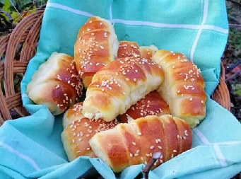 PUTER KIFLE Vazdušasto pecivo bogatog ukusa od koga će zamirisati cela kuća