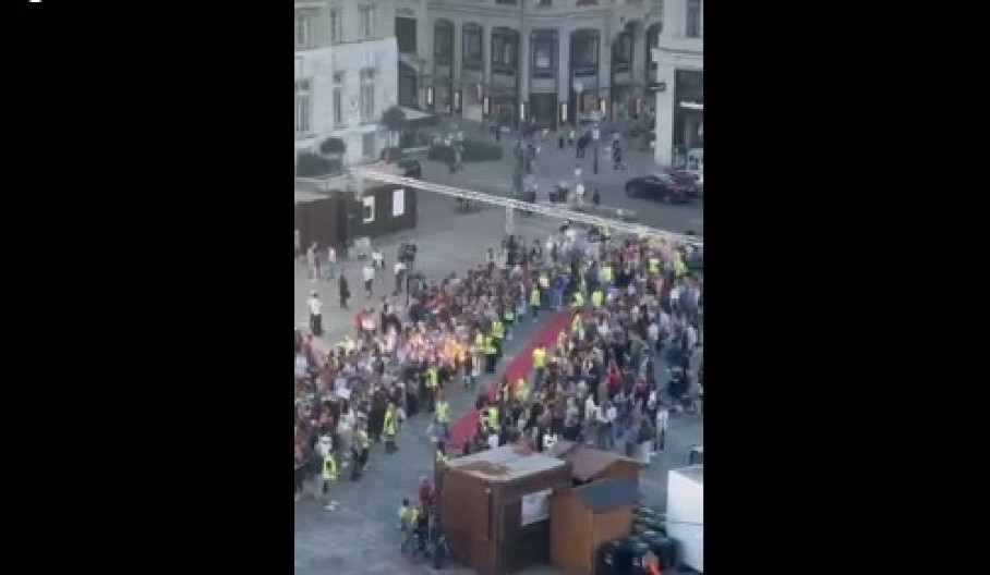 TOTALNI FIJASKO STUDENATA "MARATONACA": Pogledajte koliko ljudi ih je dočekalo u Beču, ali to nije ono najgore! (VIDEO)