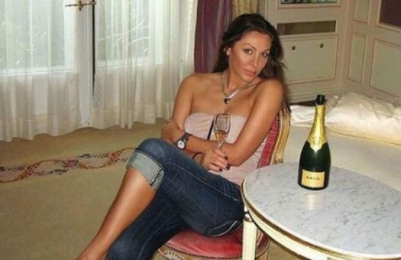 VRTELA JE OPASNE MOMKE OKO MALOG PRSTA, BILA KRALJICA SPLAVOVA! Banka joj oduzela stan, a ona poručila: "Sad više nemam ništa..."