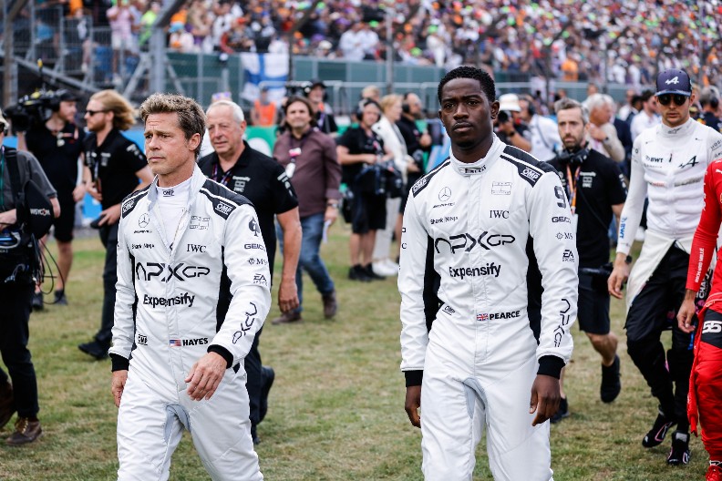 U NOVOM FILMSKOM HITU BRED PIT VOZI FORMULU BEZ KASKADERA Premijera se očekuje uskoro