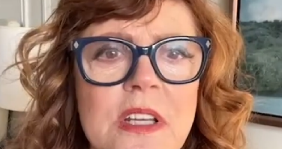 ĆERKA GLUMICE OTIŠLA NA SMANJIVANJE GRUDI! Ne krije sreću, a ni dekolte nakon zahvata (FOTO)