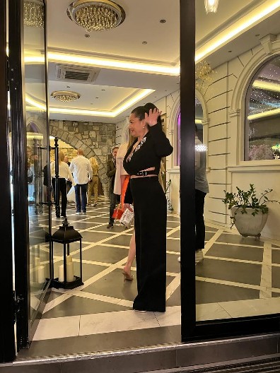 "IMALA SAM INTIMNE ODNOSE USRED BELA DANA U KOLIMA" Pevačica (62) šokirala: "Oženjenima sam bila dobra ljubavnica"