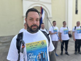 SVAKA ČAST, HUMANI LJUDI! Hodočasnici iz Čačka koračali su 35 kilometara za korake petorice obolelih dečaka (FOTO)