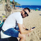 PORODILA SE SUPRUGA POZNATOG PEVAČA Par dobio ćerku, naslednici dali ime sa moćnim značenjem!