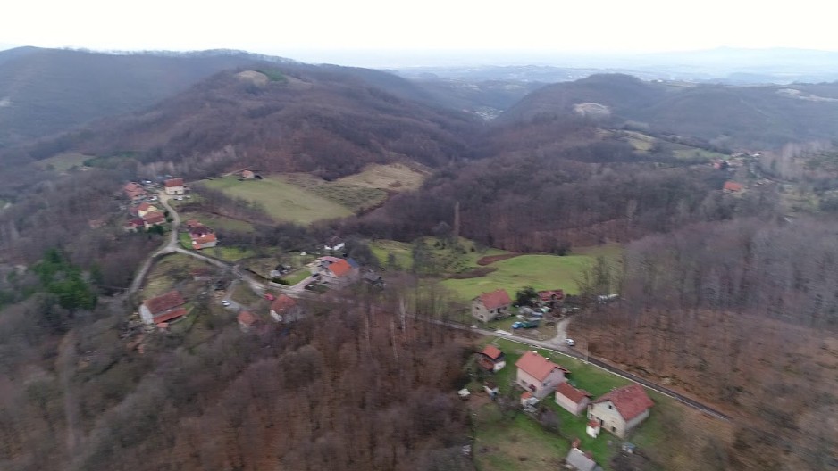 ČIM JE ČULA DA JE MOJ SIN UMRO, OTIŠLA JE NA TAVAN I OBESILA SE Dušanka za 10 minuta ostala i bez sina i bez snaje