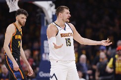 Navijači Oklahome provocirali Jokića, brutalno im je zapušio usta