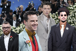 ŽENE U CENTRU PAŽNJE, A EVO SU I MOMCI, ŠVARCENEGEROV MALI — TOP TOPOVA Muškarci oduvali sa odelima na Met Gali, ima komada koje Srbi slobodno mogu da iskopiraju