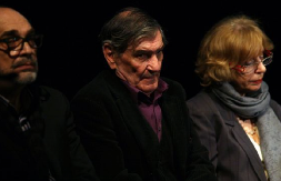 "MOLILI SMO IH DA JE NE UBIJU" Stravična smrt majke legendarnog glumca, detalji priče lede krv u žilama!