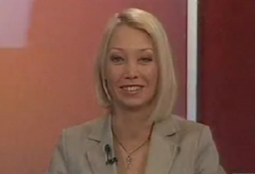 VRIŠTALA BI IZ SVEG GLASA DA JE ZNALA ŠTA SE NALAZI NA NJOJ! Ovo se samo jednom desilo u emisiji uživo, a evo kako je voditeljka reagovala!