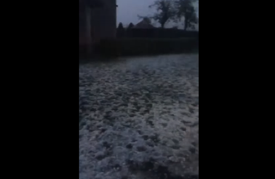 "TAMO KAO DA JE TORNADO PROŠAO" Oluja napravila haos u BiH, svuda je staklo (FOTO)