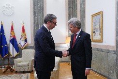 PREDSEDNIK NASTAVIO SA SASTANCIMA U PREDSEDNIŠTVU Vučić razgovarao s britanskim ambasadorom Fergusonom