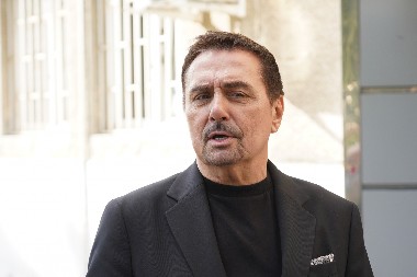 OVAKO IZGLEDA KEBINA VANBRAČNA ĆERKA Pevač je nikada nije upoznao: "Neće očevo prezime i prljavu slavu"