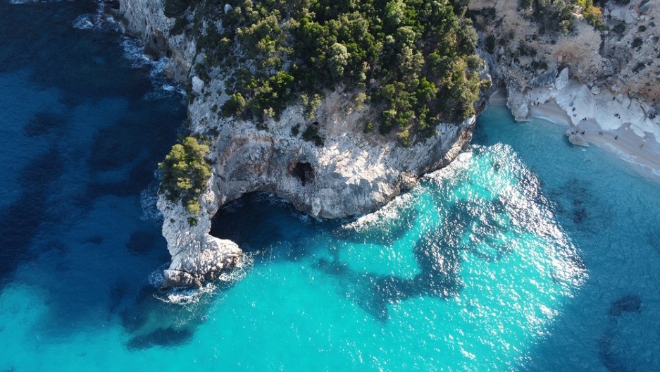 IZABRANA NAJLEPŠA PLAŽA NA SVETU Ima nestvarne boje mora i peska, a nalazi se u našem komšiluku