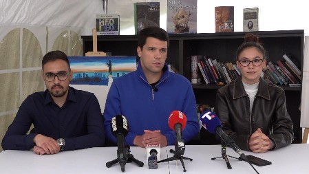 STUDENTI KOJI ŽELE DA UČE:  Ekonomski fakultet organizuje predavanja za privilegovane studente ni manje ni više nego u hotelu, a rektor se bavi IZBORIMA!