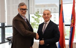 MINISTAR VUJIĆ U PALATI PRAVDE Sastanci sa zaposlenima, glavnim tužiocem i predsednikom suda