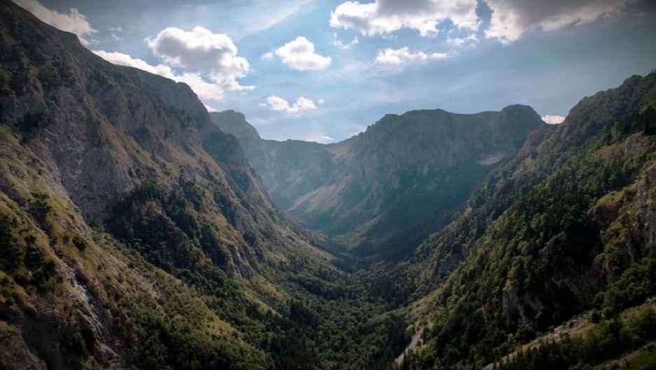 DRAMA NA DURMITORU Nemice ostale zaglavljene u kršu, velika akcija spasavanja
