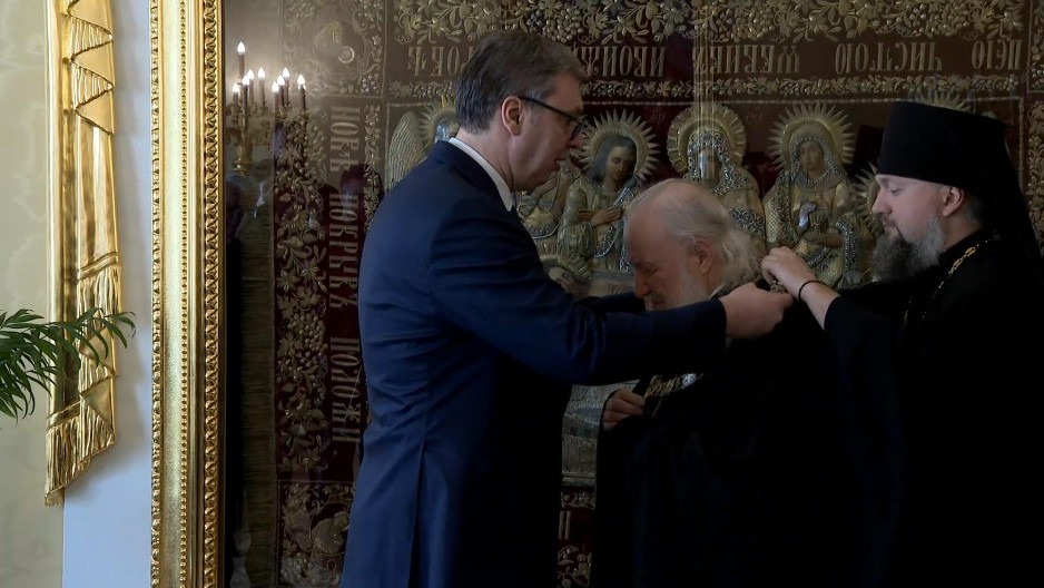VUČIĆ ODLIKOVAO PATRIJARHA KIRILA U MOSKVI Uručio mu orden, pa se obratio NA TEČNOM RUSKOM (FOTO) (VIDEO)