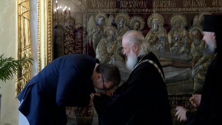 "SRBIJA CENI PATRIJARHA KIRILA KAO ISKRENOG PRIJATELJA" Vučić: "Snažno podiže glas u zaštitu srpskih svetinja i vernog naroda na Kosovu i Metohiji" (FOTO/VIDEO)