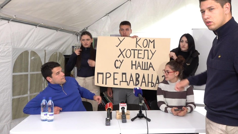 STUDENTI KOJI ŽELE DA UČE PITAJU REKTORE, DEKANE I PROFESORE: "U kom hotelu su naša predavanja?"