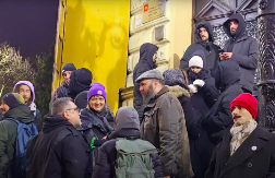 ZGRADA IZ 1895. – OBIJENA I ZGAŽENA Evo kako su studenti foteljaši uništili SKC! (FOTO)